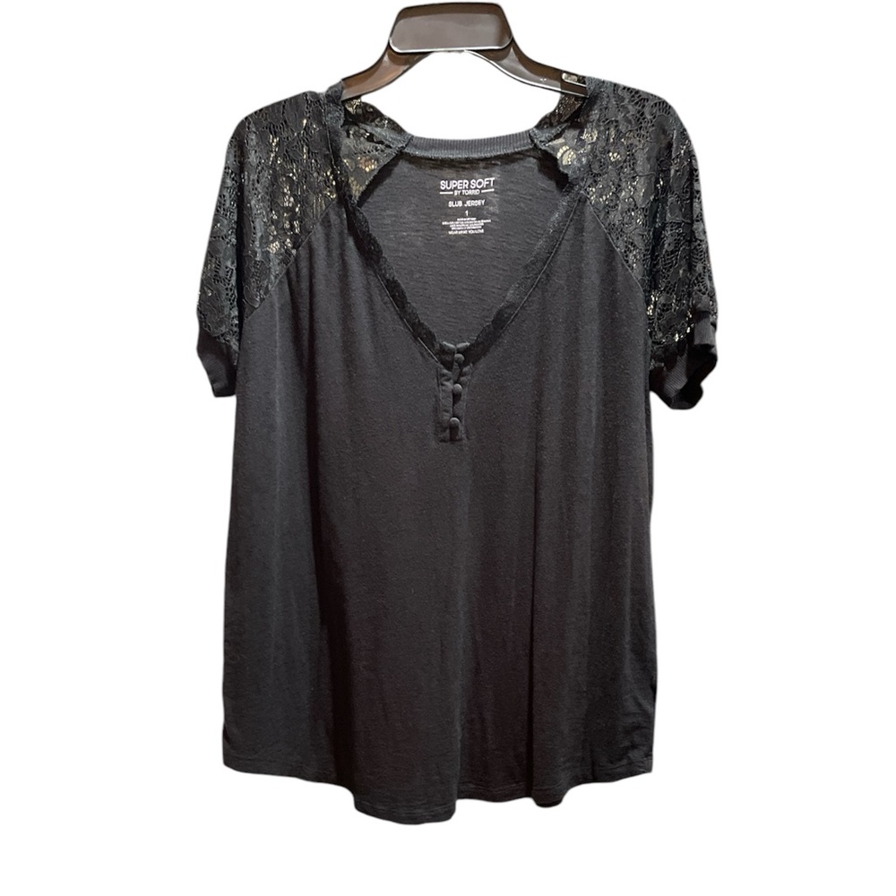 SUPER SOFT BY TORRID lace trimmed v-neck 3 button plunge PLUS lace shoulders 👀
